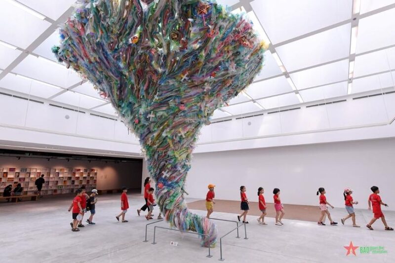Các loại hình nghệ thuật thị giác đa dạng do họa sĩ tiếng Anh visual artist sáng tạo nên